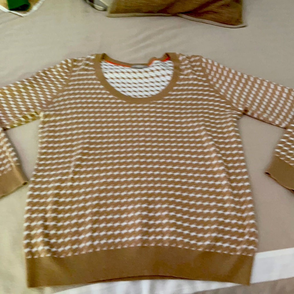 Banana Republic Sweater 🌼